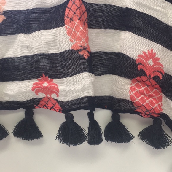 Pineapple Scarf 🧣 - Picture 3 of 4